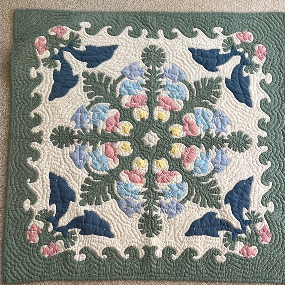 Hawaiian Floral Patchwork Quilt - Multicolor